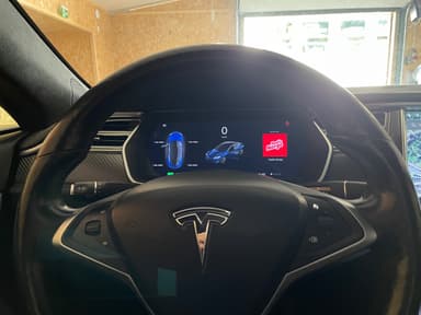 Tesla 2017 bilde 14