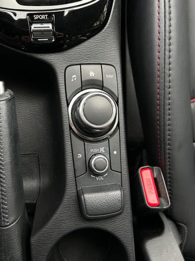 Mazda 2015 bilde 32