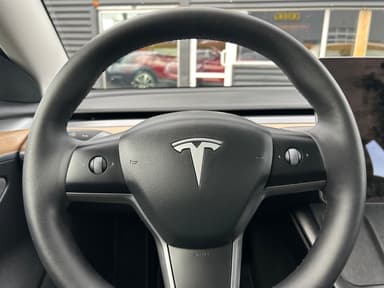 Tesla 2021 bilde 33
