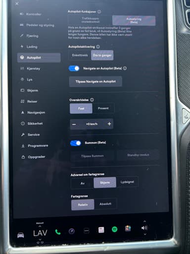 Tesla 2017 bilde 36