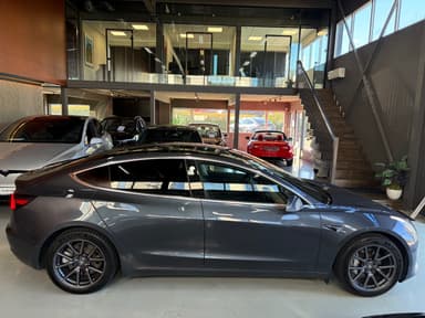 Tesla 2020 bilde 39